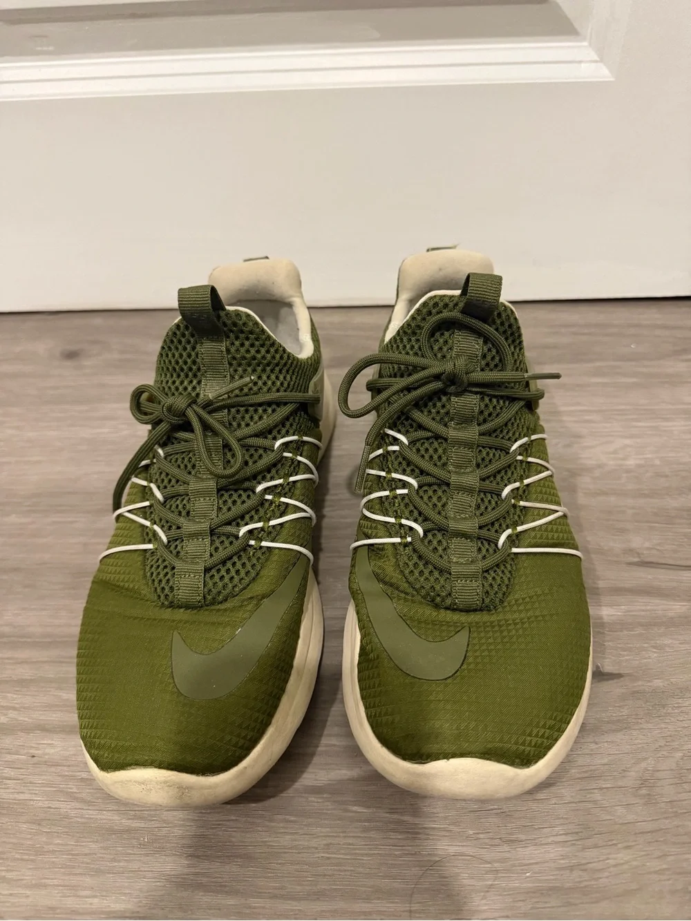 Nike women’s Olive Green Athletic Sneakers